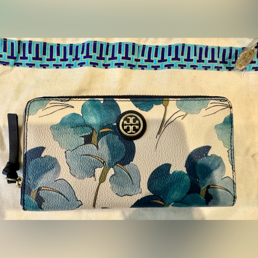 Tory Burch Blue Floral Watercolor Zippered Wallet